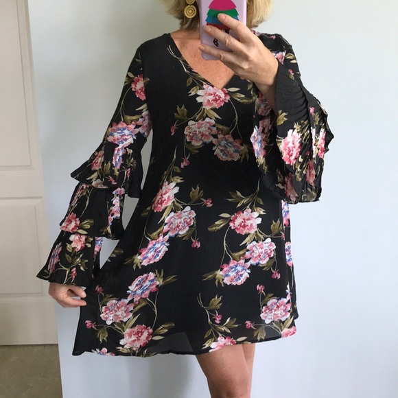 Floral Tiered Bell Sleeve Dress - Picture 2 of 8